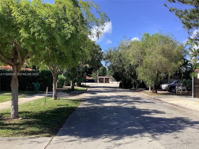 Building Photo - 1653 SW 17th Terrace