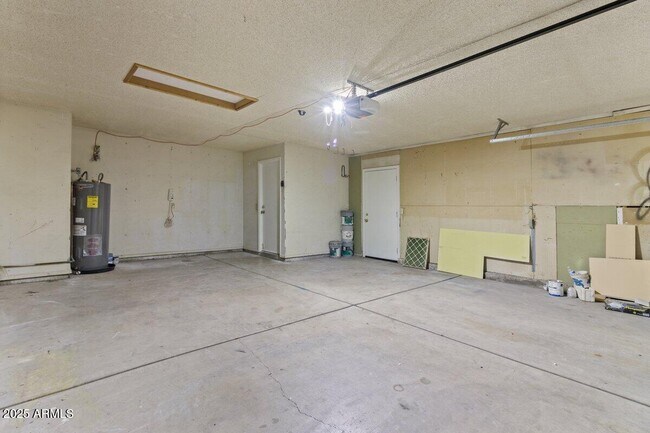 Building Photo - 7120 W Sunnyslope Ln