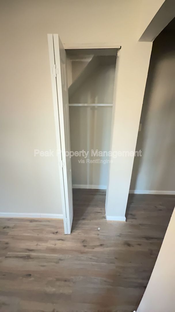 Building Photo - 925 N 20th St