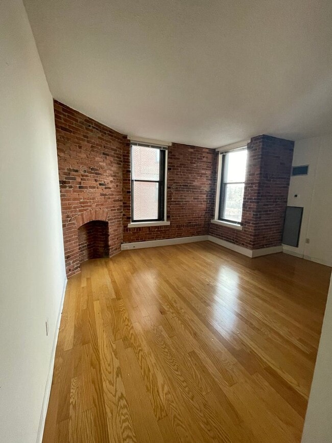 Building Photo - A one bedroom, one bath apartment located on the 5th floor of The Cairo in the heart of DuPont Ci...