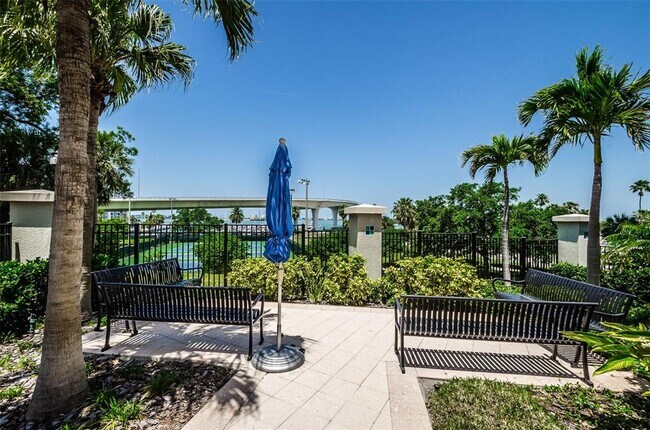 Building Photo - 331 Cleveland St