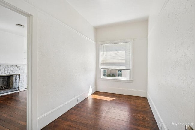 Building Photo - 1704 Steiner St