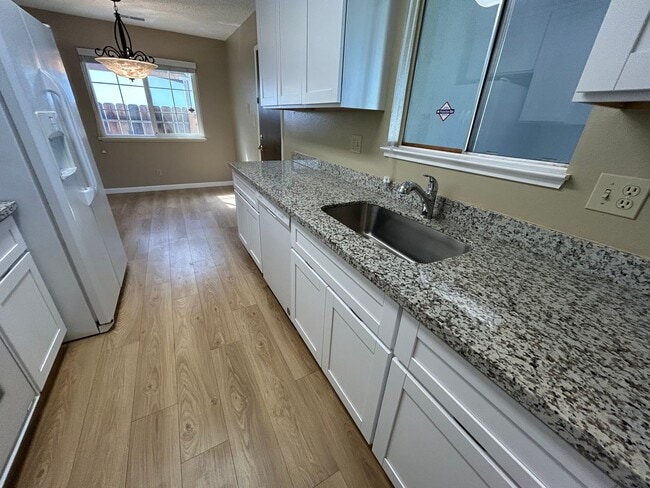 Building Photo - 310 Hedstrom Rd