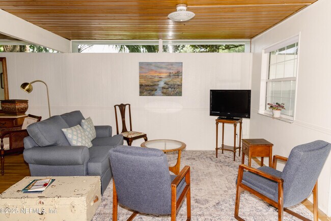Building Photo - 1345 Orange Cir S