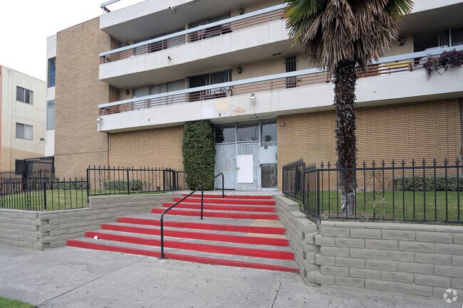 Building Photo - 980 S Magnolia Ave