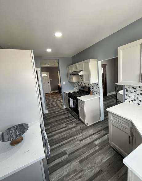 New Kitchen Cabinets - 1115 Margray St