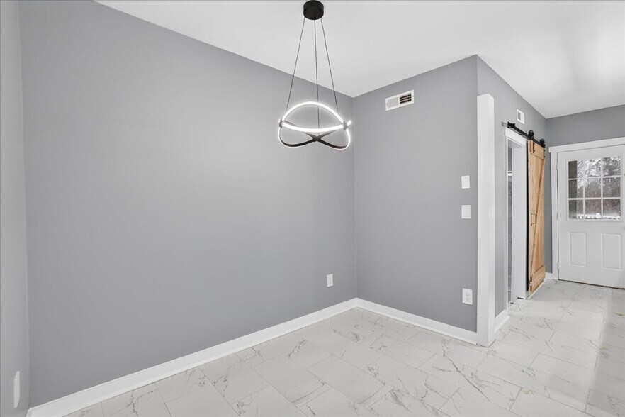 Building Photo - 141 Old Silo Rd