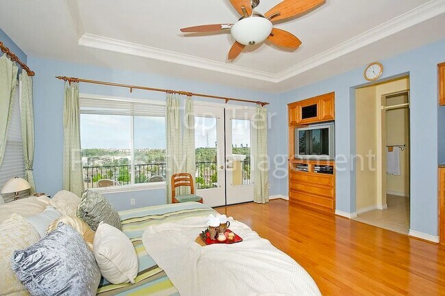 Building Photo - Stunning 5-Bedroom Home with Breathtaking ...
