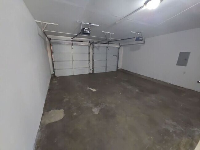 Building Photo - 202 Linda Ln