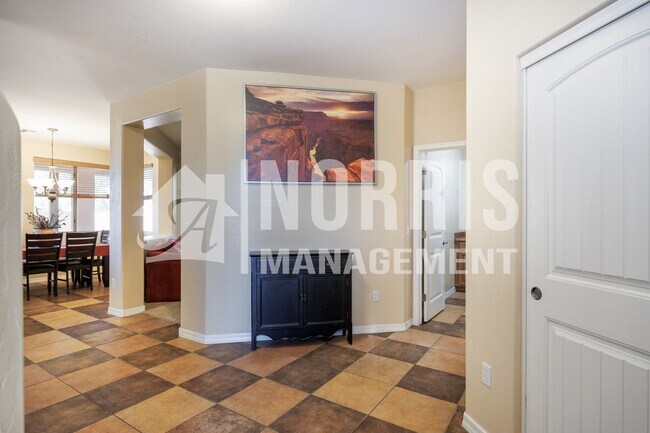 Building Photo - Beautiful Home with a POOL Service Included