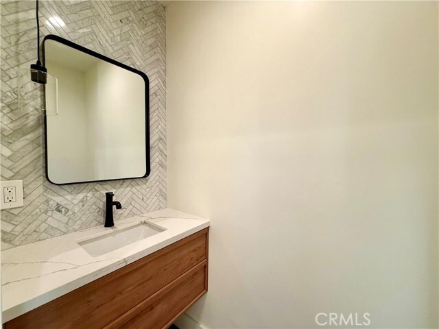 Building Photo - 22404 Vanowen St