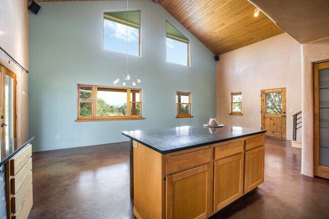 Building Photo - 27 Spanish Peaks Rd