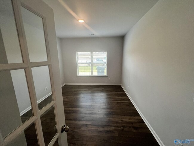 Building Photo - 142 Tango Dr