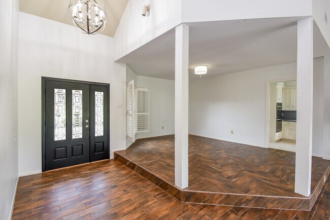 Building Photo - 1231 Creekford Cir