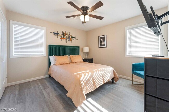 Building Photo - 1021 Griffith Ave