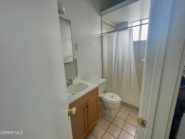 Building Photo - 1526 Yandell Dr