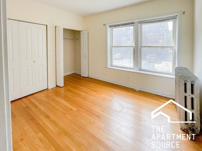 Building Photo - 3918 N Pine Grove Ave