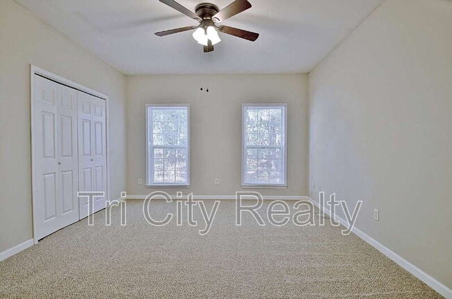 Building Photo - 109 St Albans Way