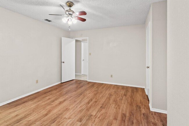 Building Photo - 818 Sirocco Dr