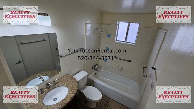 Building Photo - Country Club & Fort Lowell area - 2 Beds 1 bath with AC