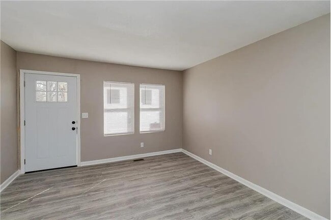 Building Photo - 919 N Piatt Ave