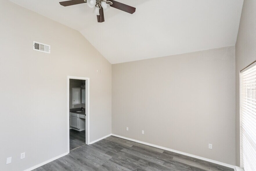Building Photo - 1329 Planters Rd