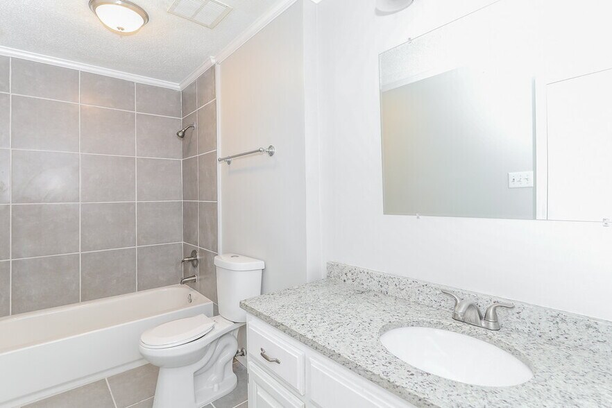 Building Photo - 2969 Forest Edge Dr