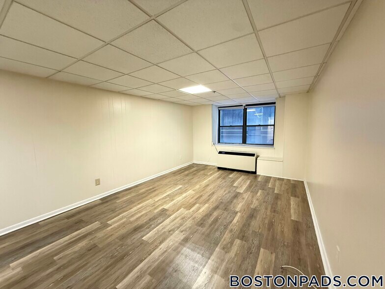 Building Photo - 62 Boylston St