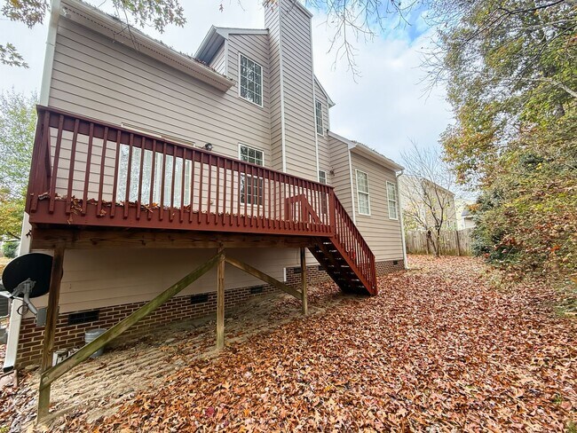 Building Photo - Classic 3 Bedroom Home In Knightdale!