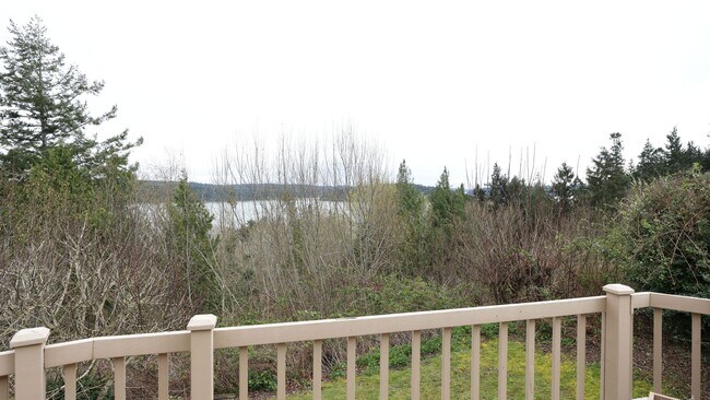 Building Photo - 3 Bed 2.5 Bath - View Home - Private Large Lot - Pet Friendly - NAS Whidbey