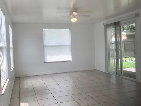 Building Photo - 11272 121st Terrace N