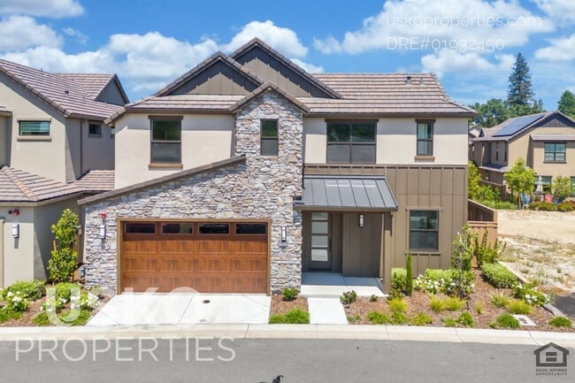 Building Photo - 7095 Soleil Wy