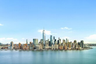 Building Photo - 77 Hudson St