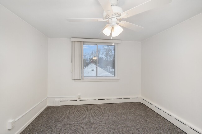 Building Photo - 1-Bed Sanctuary in Midland – $775/ Month G...