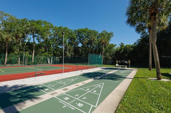 Building Photo - 4819 Village Garden Dr