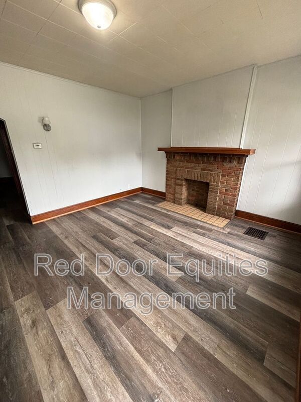 Primary Photo - 405 W Wheeling St