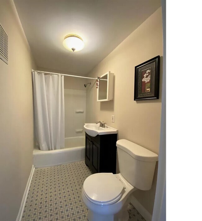 Bath - 420 E Baltimore Ave