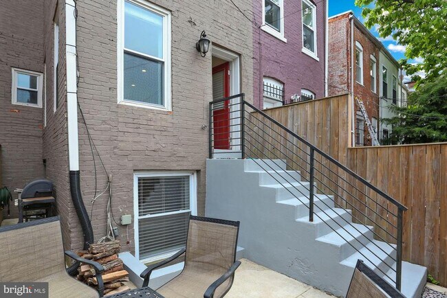 Building Photo - 43 Hanover Pl NW