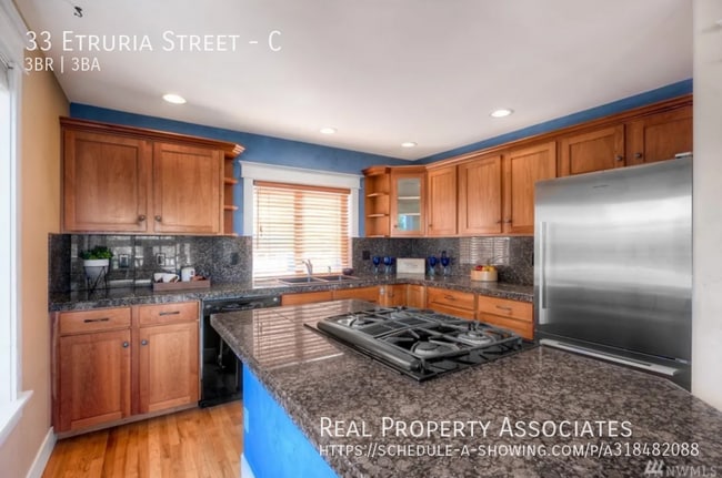 Building Photo - 33 Etruria St
