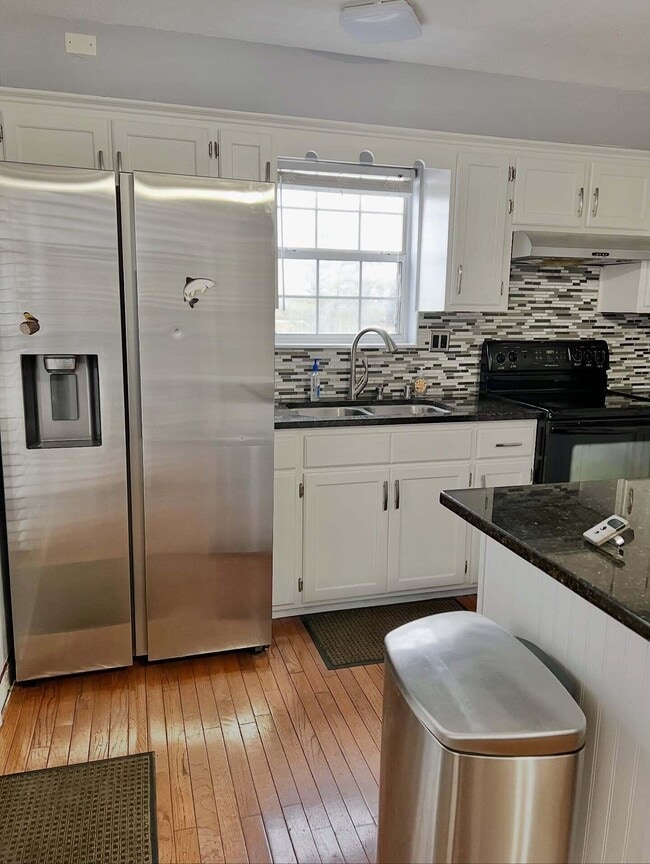 Building Photo - 100 Woodview Dr