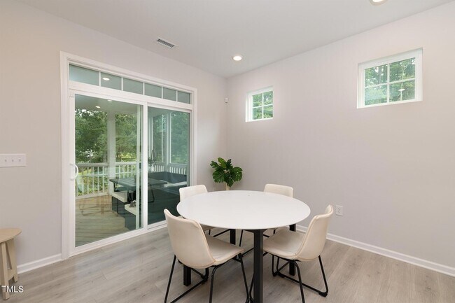 Building Photo - 2300 Kingscup Ct