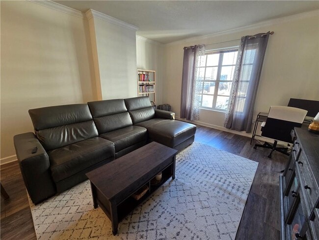 Building Photo - 1101 Juniper St NE