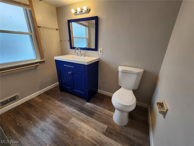 Building Photo - 2413 Elmdale Rd