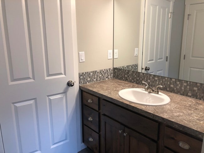 Building Photo - Home in NW Redmond Fieldstone Crossing