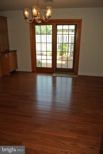 Building Photo - 421 Park Hills Dr