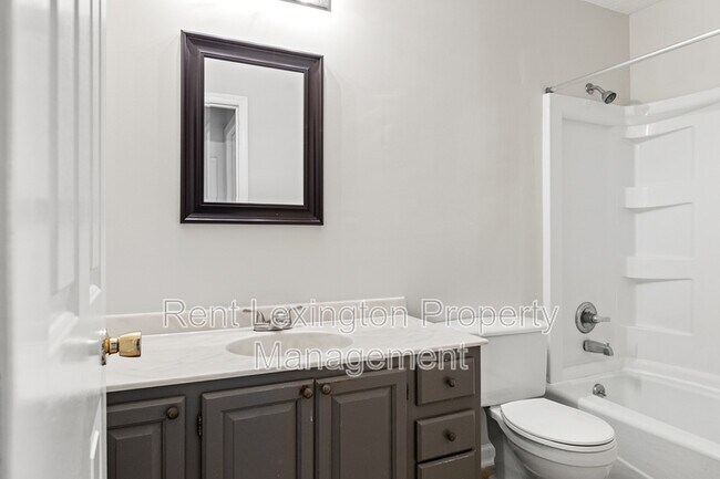 Building Photo - 1200 Tishoff Dr