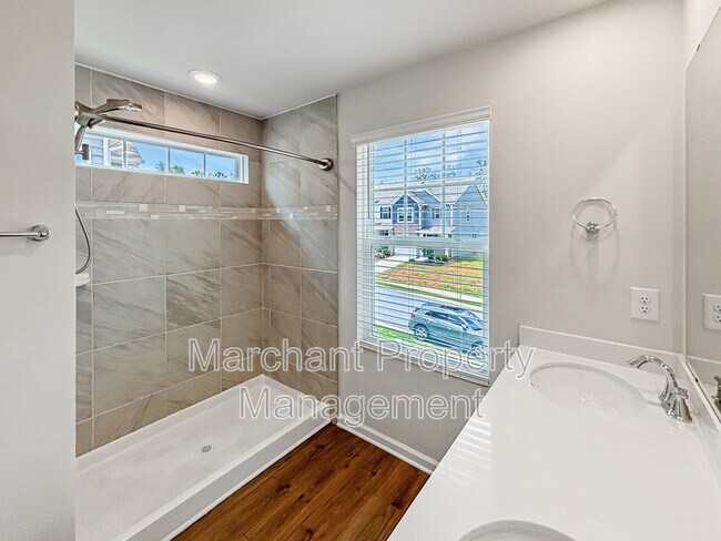 Building Photo - 324 E Compass Wy