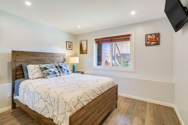 Building Photo - 211 Genebern Way