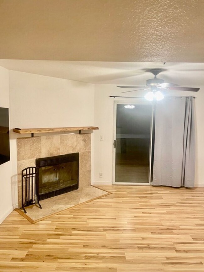 Building Photo - Fabulous Updated and Spacious 2 bd 2 bath Condo in superb area in Concord!