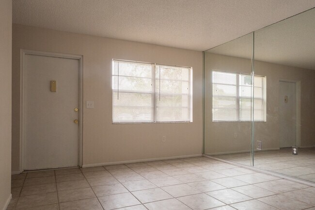 Building Photo - Bayou Oaks-Summer Lakes
